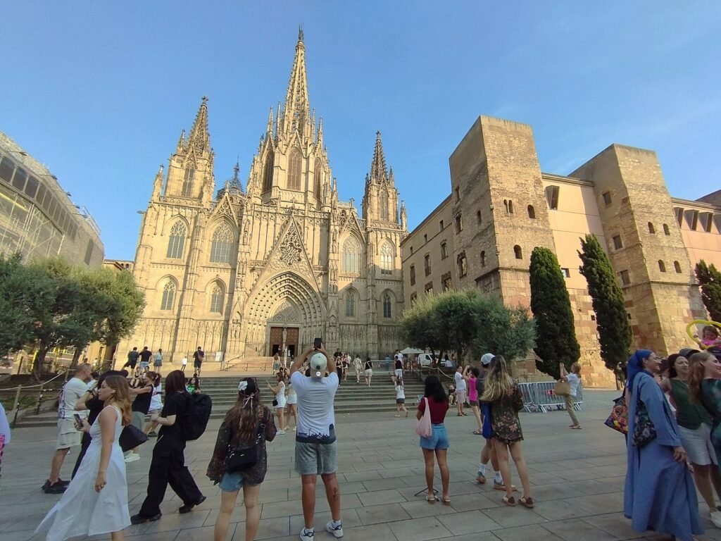 Barcelona Gothic + Cathedral photo 1
